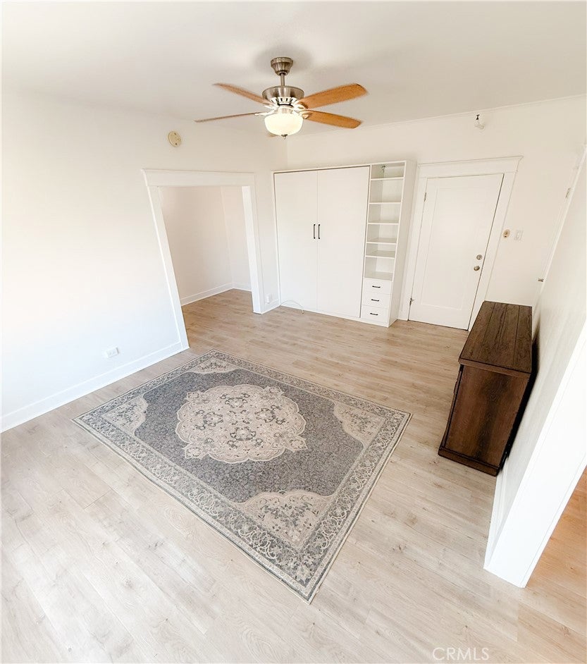 325 W 3rd St