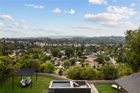 Photo of 5746 Mcdonie AVE, Woodland Hills, CA 91367 (MLS # SR26225817)