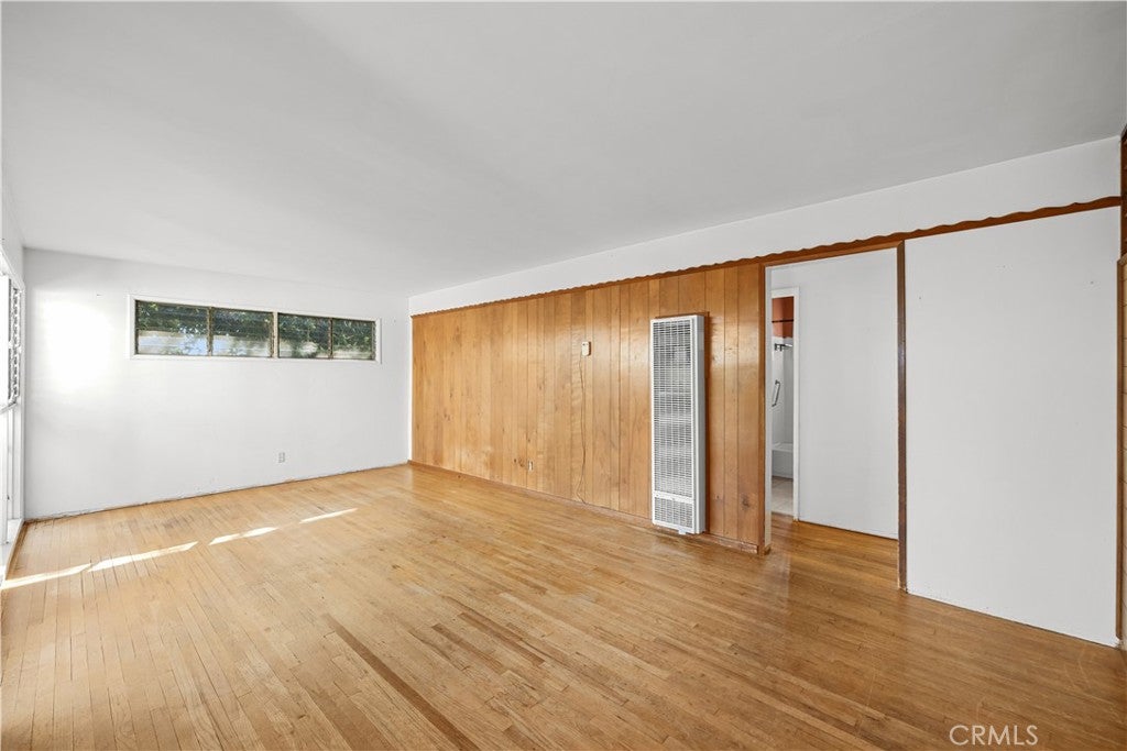 643 E Foothill Boulevard