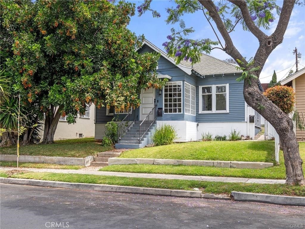 757 N Loma Vista
