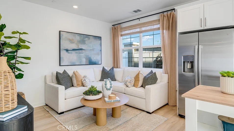 2616 E Lincoln Paseo