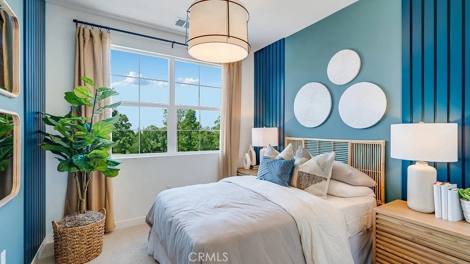 2616 E Lincoln Paseo