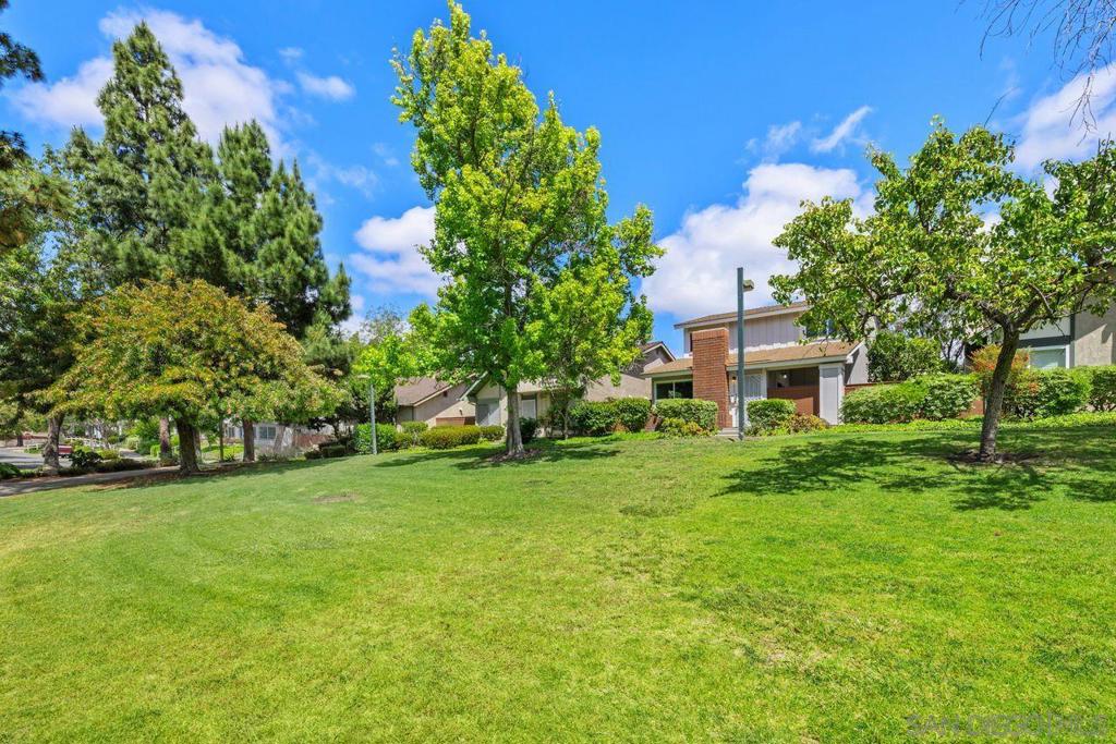 10707 Esmeraldas Dr