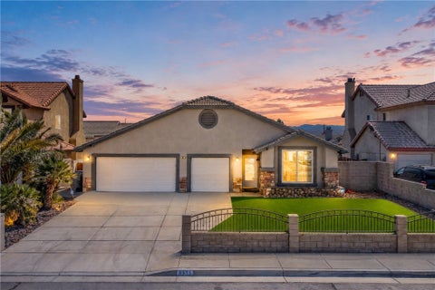 Photo of 8935 Ironstone Court, Hesperia, CA 92344 (MLS # SW26193402)