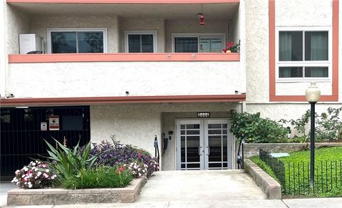 Property photo of 2444 E Del Mar Boulevard 208, Pasadena, CA 91107