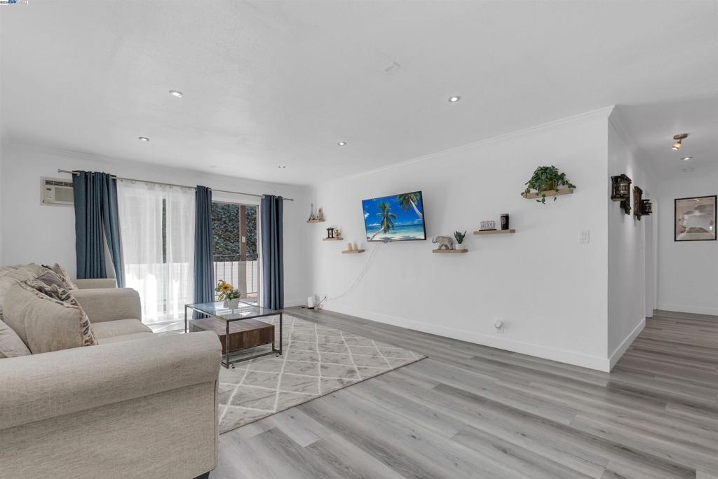 CASTRO VALLEY - Residential