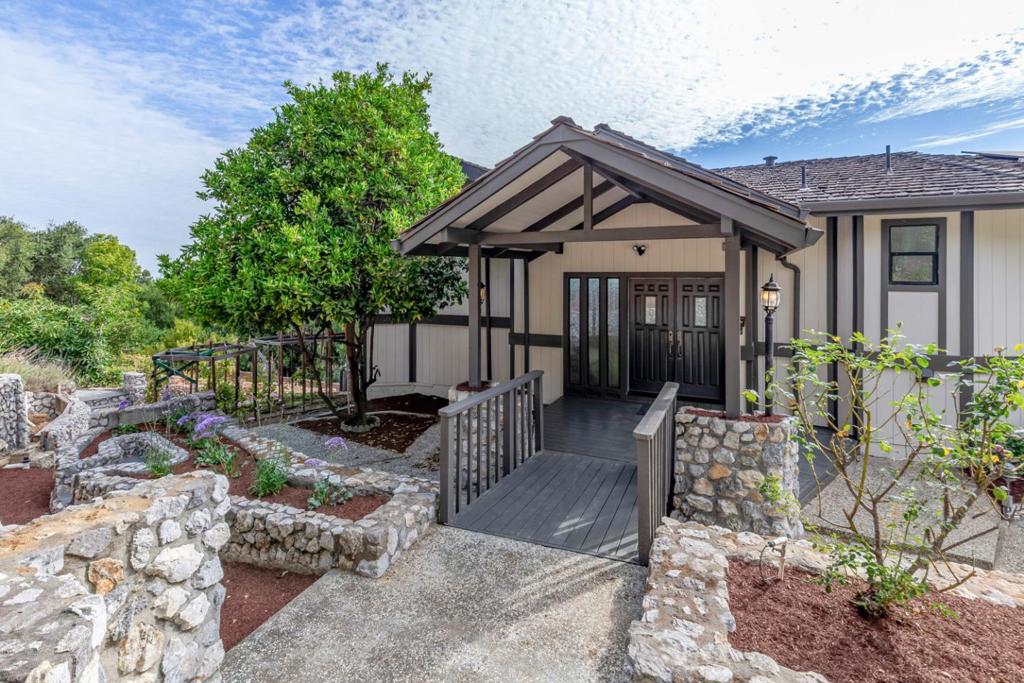 5893 Arboretum Drive