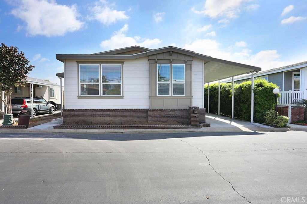 Photo of 129 La Ronda, Tustin, CA 92780 (MLS # OC26095183)