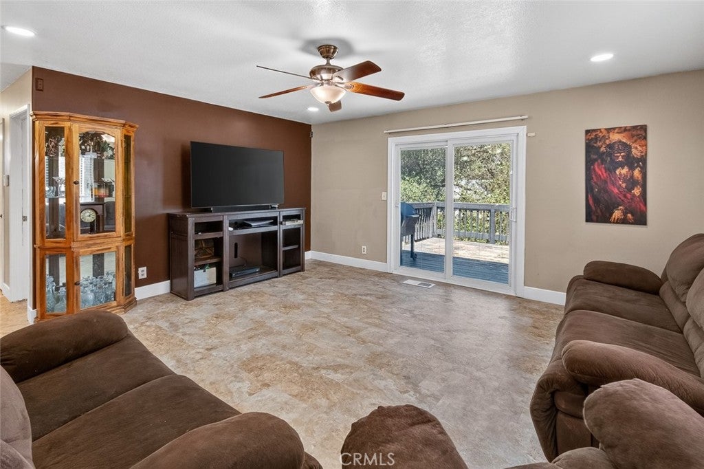 11 Cove Court