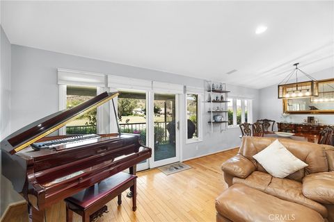 Tiny photo for 38335 Oaktree Loop, Murrieta, CA 92562 (MLS # SW26086562)