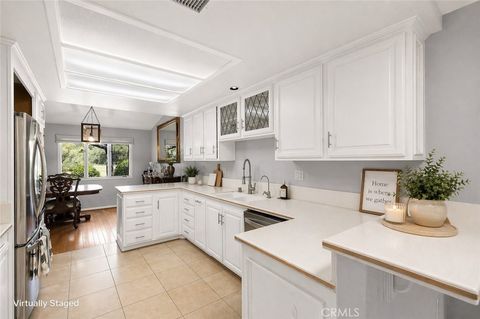 Tiny photo for 38335 Oaktree Loop, Murrieta, CA 92562 (MLS # SW26086562)