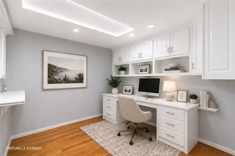 Tiny photo for 38335 Oaktree Loop, Murrieta, CA 92562 (MLS # SW26086562)