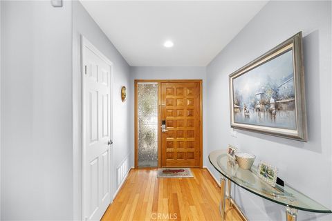 Tiny photo for 38335 Oaktree Loop, Murrieta, CA 92562 (MLS # SW26086562)