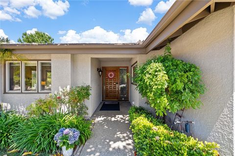 Tiny photo for 38335 Oaktree Loop, Murrieta, CA 92562 (MLS # SW26086562)