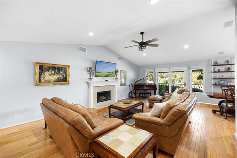 Tiny photo for 38335 Oaktree Loop, Murrieta, CA 92562 (MLS # SW26086562)