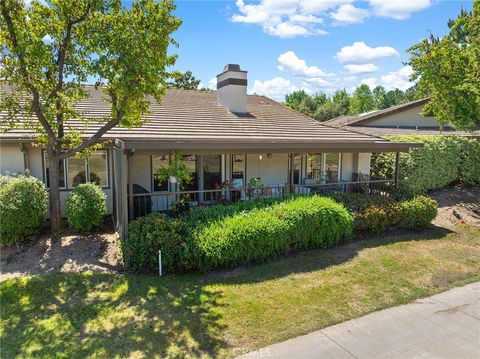 Tiny photo for 38335 Oaktree Loop, Murrieta, CA 92562 (MLS # SW26086562)