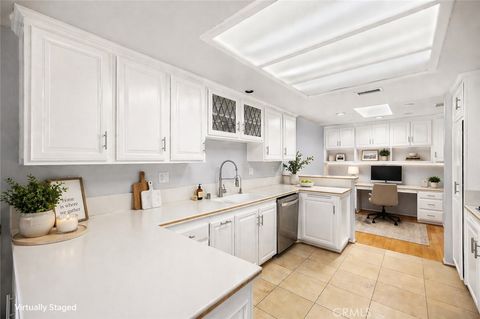 Tiny photo for 38335 Oaktree Loop, Murrieta, CA 92562 (MLS # SW26086562)