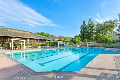 Tiny photo for 38335 Oaktree Loop, Murrieta, CA 92562 (MLS # SW26086562)