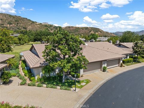 Tiny photo for 38335 Oaktree Loop, Murrieta, CA 92562 (MLS # SW26086562)