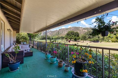 Tiny photo for 38335 Oaktree Loop, Murrieta, CA 92562 (MLS # SW26086562)