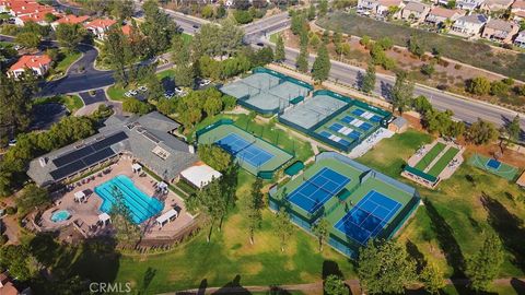 Tiny photo for 38335 Oaktree Loop, Murrieta, CA 92562 (MLS # SW26086562)