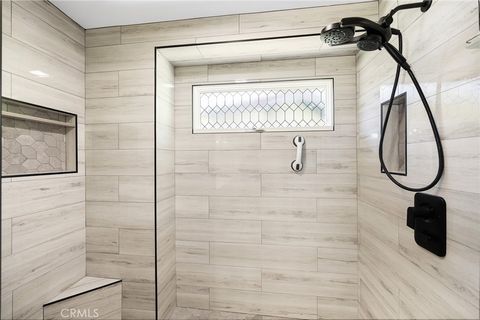 Tiny photo for 38335 Oaktree Loop, Murrieta, CA 92562 (MLS # SW26086562)