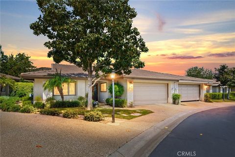 Tiny photo for 38335 Oaktree Loop, Murrieta, CA 92562 (MLS # SW26086562)