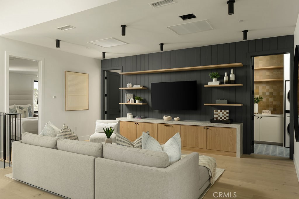 Newport Heights (NEWH) - Residential