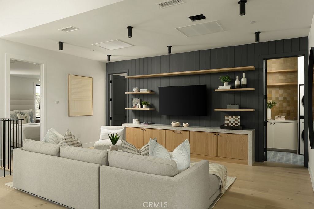 Newport Heights (NEWH) - Residential