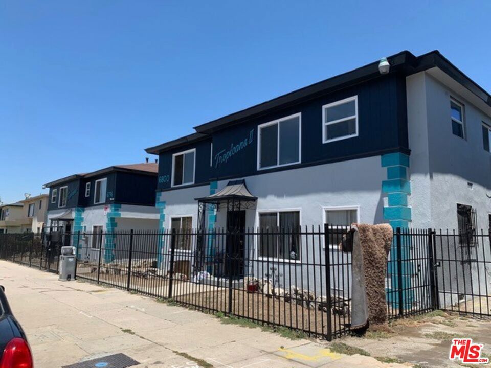 Up to 1/2 month free! Rent promo! Newly remodeled 1bed/1bath upper with a fresh modern feel. The exterior has been painted which brightens up the entire complex. The building has fully gated security and cameras. There are brand new windows throughout the building as well. The living room and dining room feature new lighting, flooring and A/C. The brand new kitchen features custom cabinetry. 3 Units to chose from, photos similar to available units.