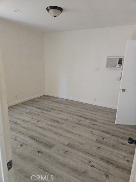 Good rent income, front unit 3bedroom 2 bath for new owner ok