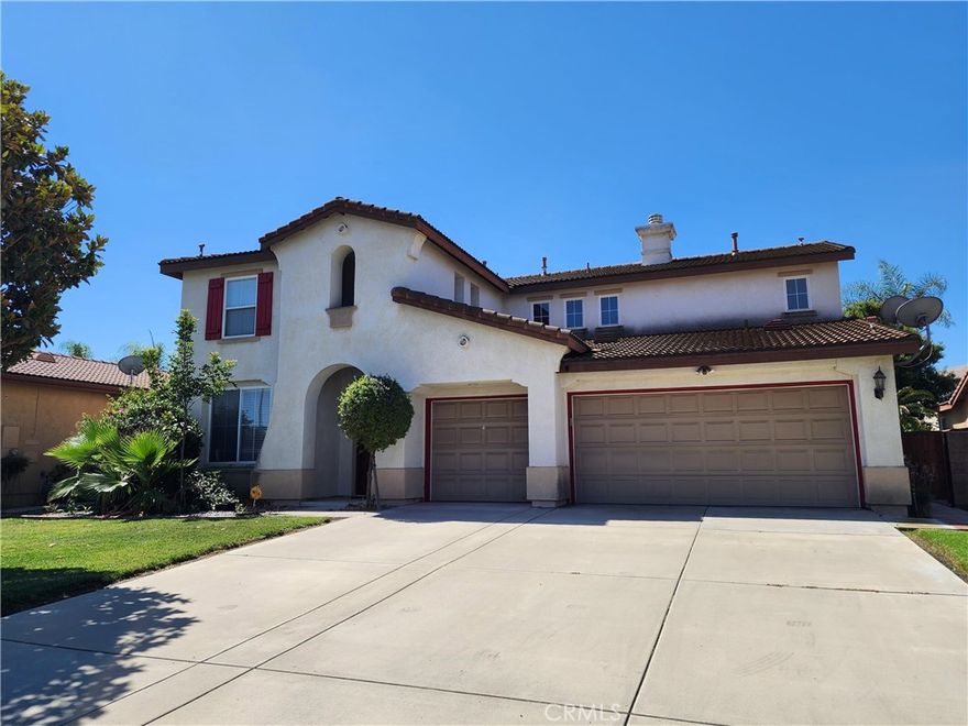 Spacious 4 bedroom, 3 bathroom home located in Eastvale, CA. Upon entering, you are greeted with the formal dining area which leads into the kitchen and family room. There is 1 bedroom and 1 full bath on the first level. Upstairs you will find a cozy loft next to the spacious main bedroom with ensuite bath. Across the landing are 2 additional bedrooms, a full bath and the laundry room. The home features high ceilings and recessed lighting as well as lots of natural light throughout. The rear yard has a concreted patio area just of the kitchen and a large grassy area.