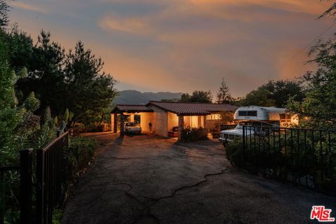 Photo of 21302 Entrada Road, Topanga, CA 90290 (MLS # 26693829)