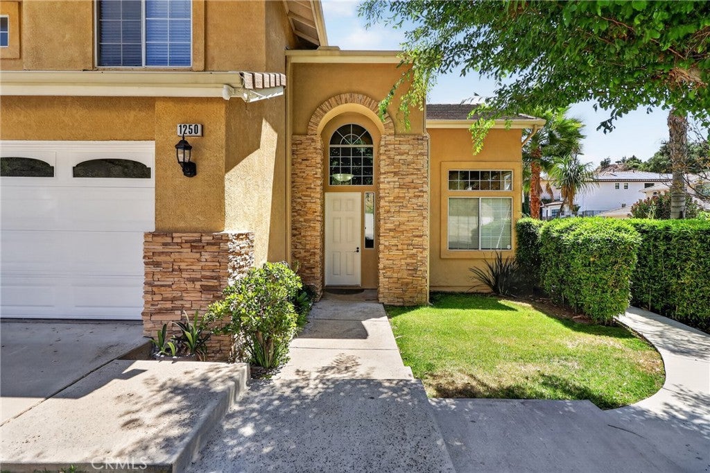 1250 Loma Vista