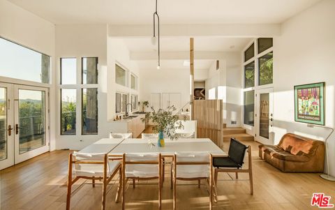 Photo of 21960 Cereza Way, Topanga, CA 90290 (MLS # 26704497)