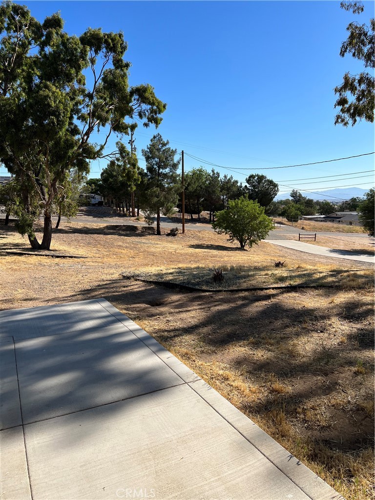 Cozy home, Clean, Nice View, 2 Car garage. Split floor plan.