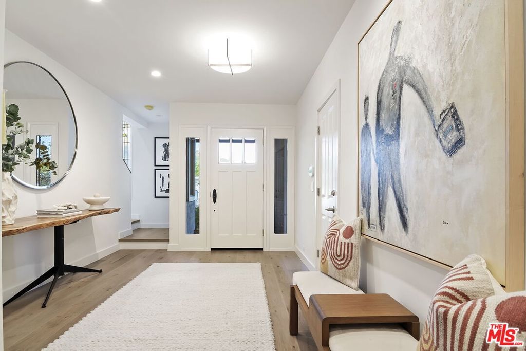 Photo of 1305 Duende Lane, Pacific Palisades, CA 90272 (MLS # 25624415)