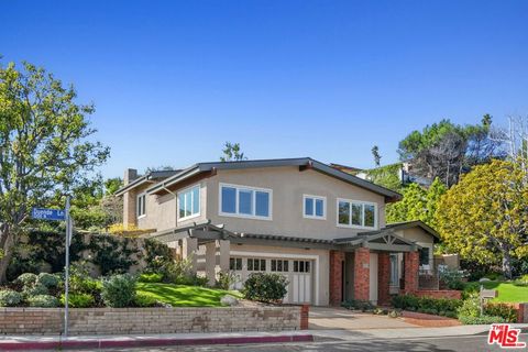 Photo of 1305 Duende Lane, Pacific Palisades, CA 90272 (MLS # 25624415)