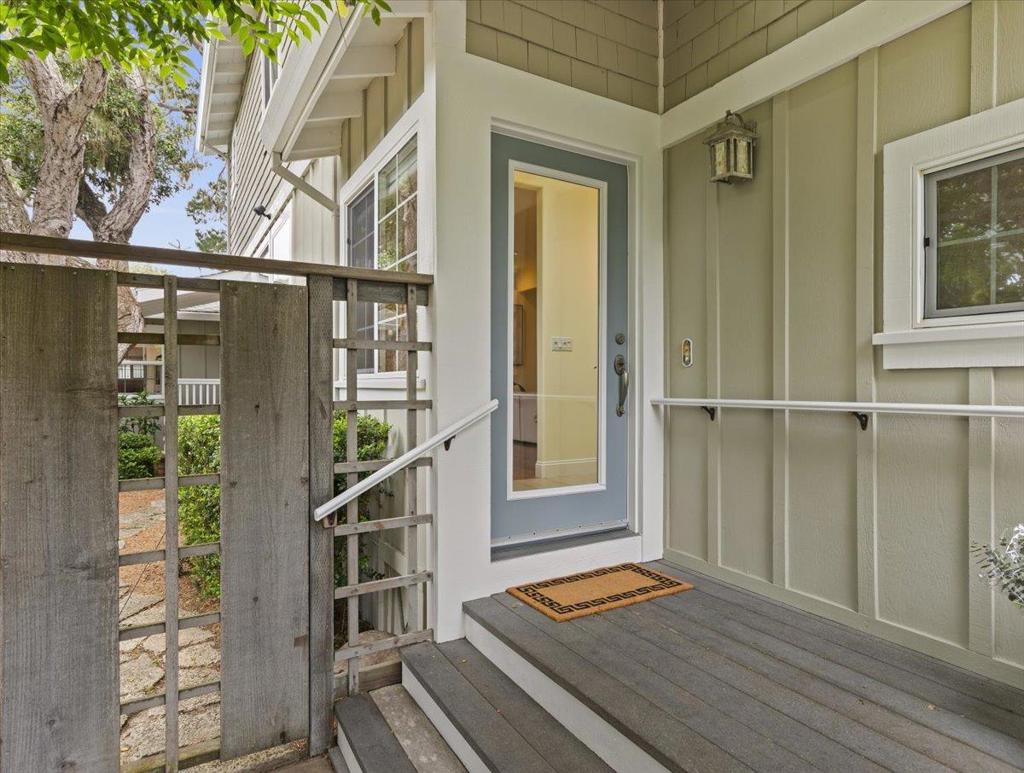 494 GROVE ACRE Avenue