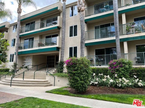 Photo of 4501 Cedros Avenue #206, Sherman Oaks, CA 91403 (MLS # 26748719)