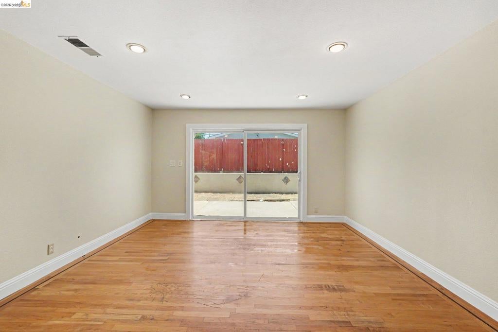 2467 Tanager Cir