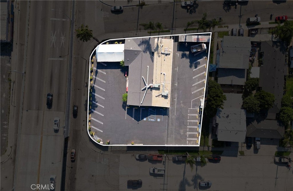 147 E Rosecrans Avenue