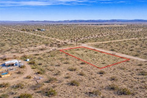Photo of 64085 Desert Trail Dr Dr, Joshua Tree, CA 92252 (MLS # SW26013686)
