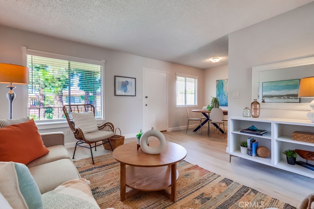 4700 Clair Del