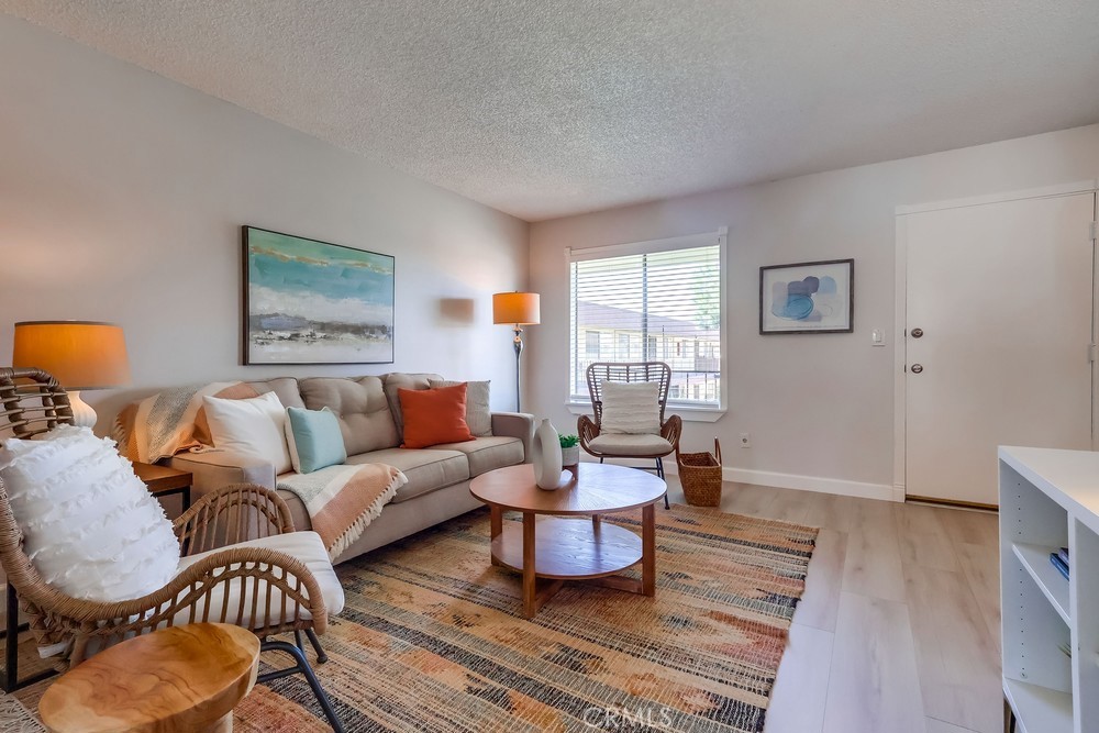 4700 Clair Del