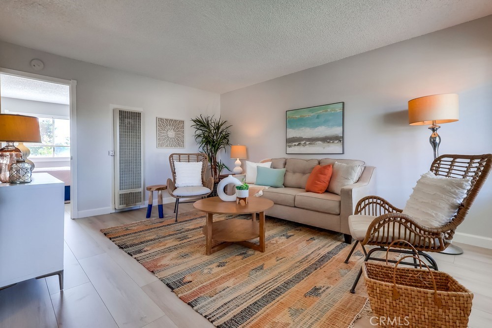 4700 Clair Del