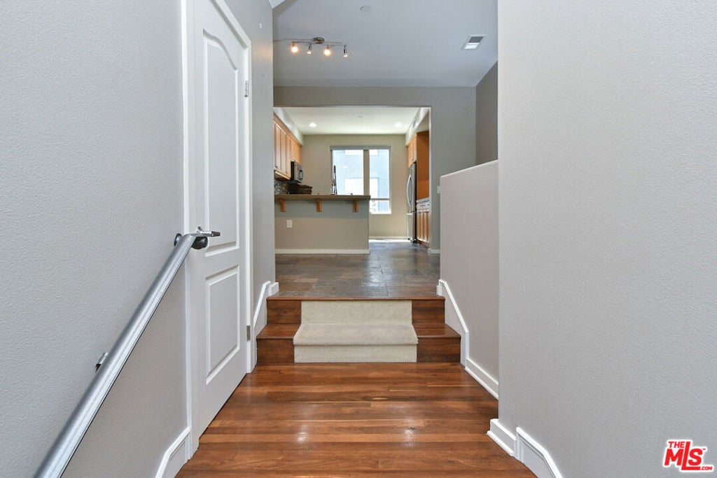 5412 W 149th Place 4