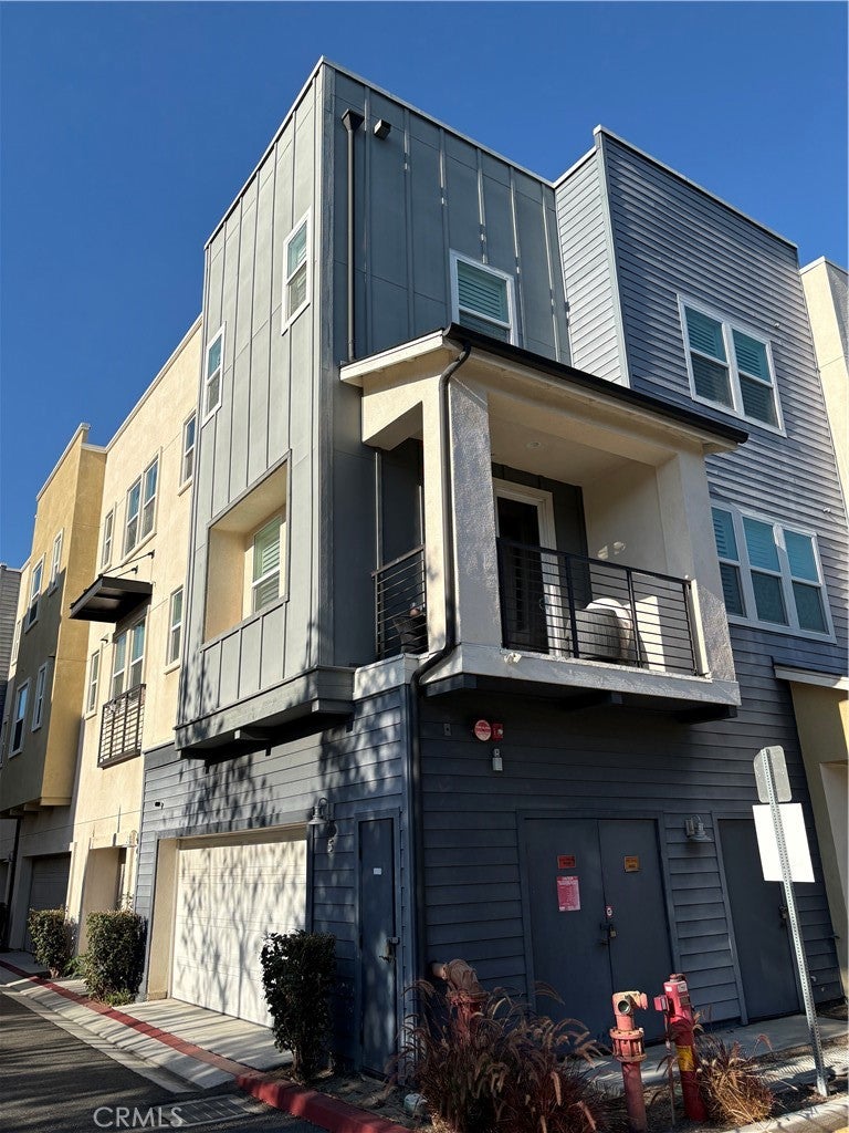 1422 N Harbor BLVD, Santa Ana CA 92703