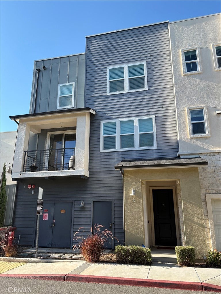 1422 N Harbor