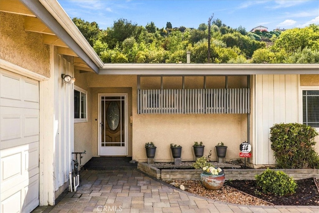 520 Casuda Canyon Drive